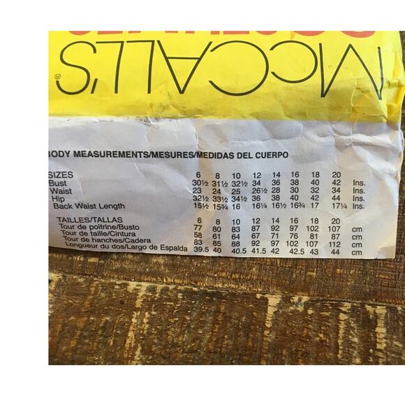 McCalls Sewing Pattern M4492 Renaissance Fantasy Gown Dress Eowyn LOTR 6-12UNCUT - Picture 3 of 3